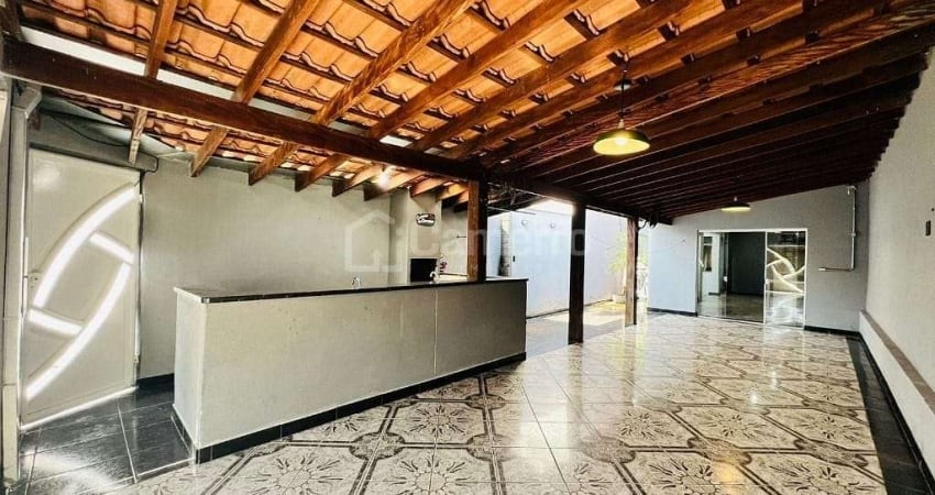Casa com 3 dormitórios para alugar, 198 m² por R$ 3.800,00/mês - Parque Universitário - Americana/S