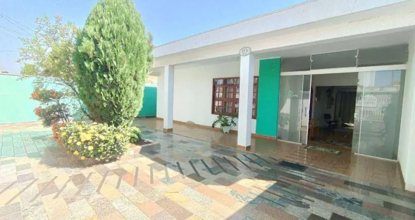 Casa com 3 dormitórios para alugar, 159 m² por R$ 2.800/mês - Cariobinha - Americana/SP