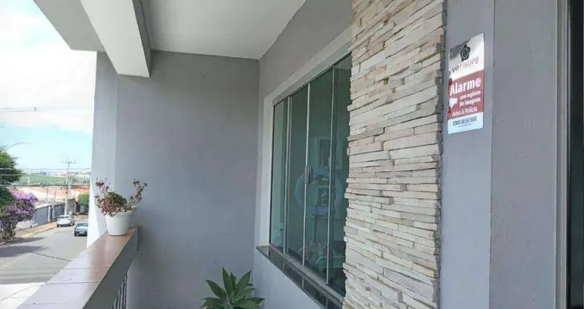 Casa com 3 dormitórios no térreo e 2 salas comerciais na parte superior, à venda, 202 m² por R$ 510.000 - Cidade Nova - Santa Bárbara D'Oeste/SP