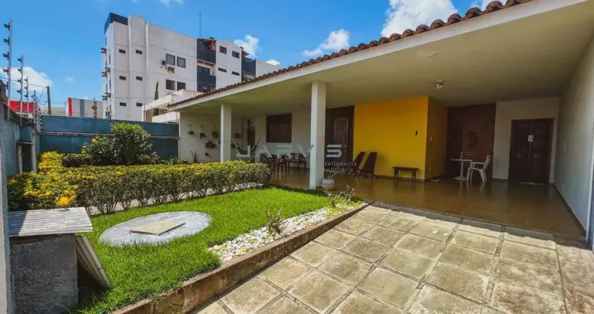 Vendo casa de 255m² em rua pública com 3 quartos - Gruta de Lourdes