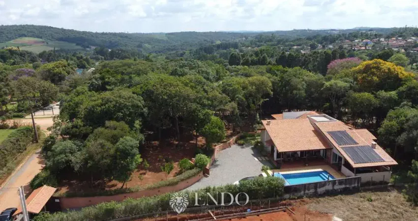 Linda Chácara em condomínio 2.500M² IBIÚNA