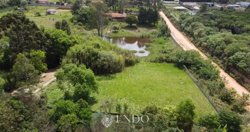 Terreno em Condomínio Fechado com fundo para o lago