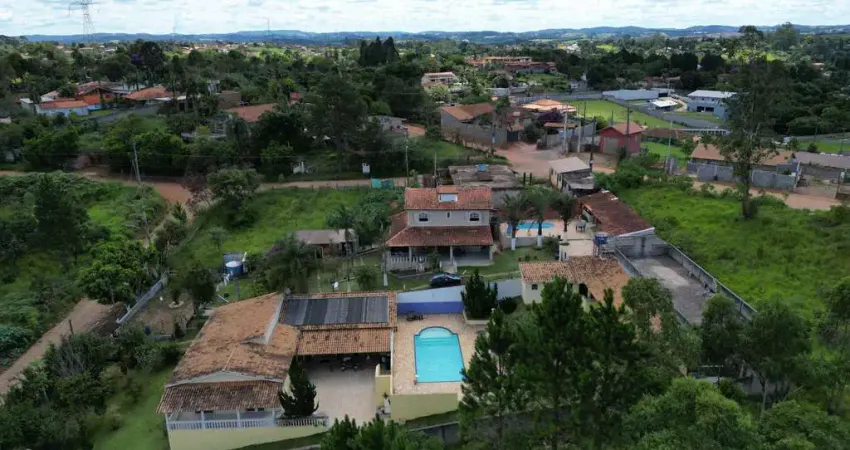Linda chácara com 4 dorm. piscina e salão de festas e trio mineiro apenas 450 k
