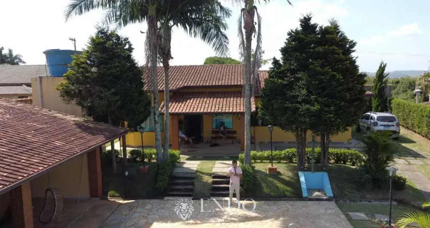 Linda Chácara em condomínio com portaria e segurança 24 h