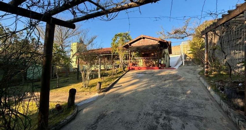 Linda Chácara Próx ao centro com belo paisagismo Aceita Financiamento Bancário