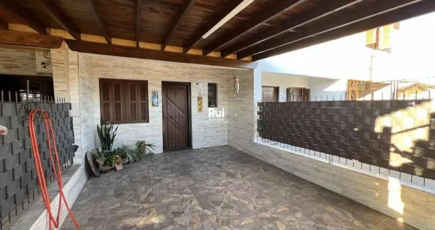 Casa Sobrado Mobiliado em Belém Novo, Porto Alegre - Churrasqueira, Closet, Ar Condicionado - Venda