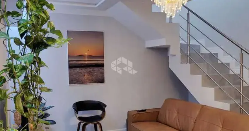 Cobertura à venda nos Ingleses do Rio Vermelho com 3 quartos (1 suíte) e terraço com churrasqueira