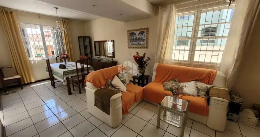 Casa à venda em capoeiras, florianópolis - 3 quartos, edícula e excelente localização