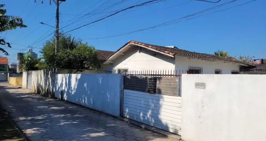 Casa com 3 quartos à venda na Rua João Batista Merise, 47, Roçado, São José