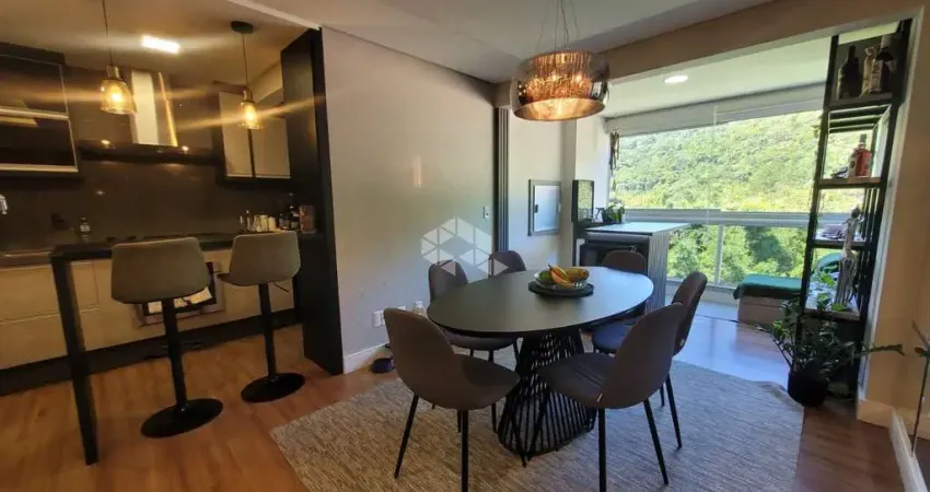 Apartamento com sol da manha, 3 dormitorios, 1 suíte e lavabo