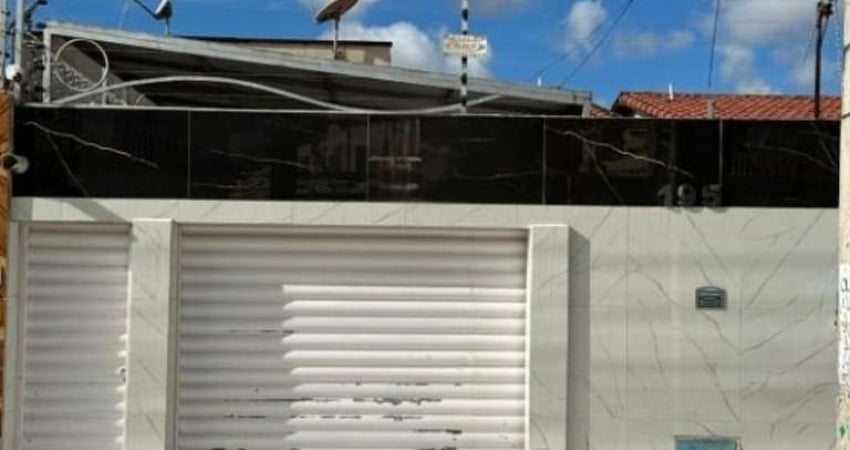 Casa para Venda em Fortaleza, Siqueira, 3 dormitórios, 1 suíte, 2 banheiros, 2 vagas