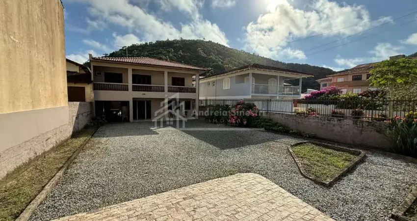Casa com 5 quartos à venda na Rua Belo Horizonte n. 236, Praia da Saudade, São Francisco do Sul