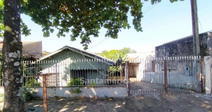 Casa de Madeira à Venda na Vila Rodrigues com 3 dormitórios