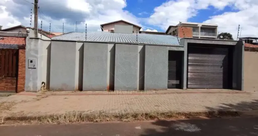 Casa à venda no Jardim Guararapes com 3 quartos sendo 1 suíte