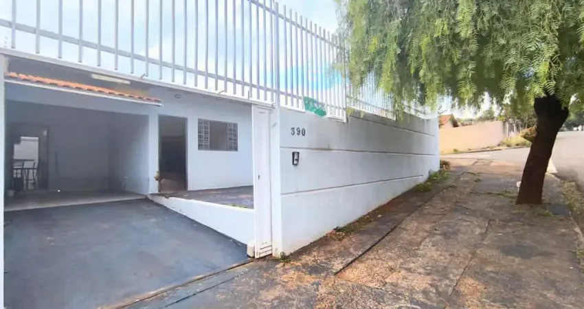 Casa à Venda no Coliseu com 3 quartos e cozinha planejada com eletrodomésticos.