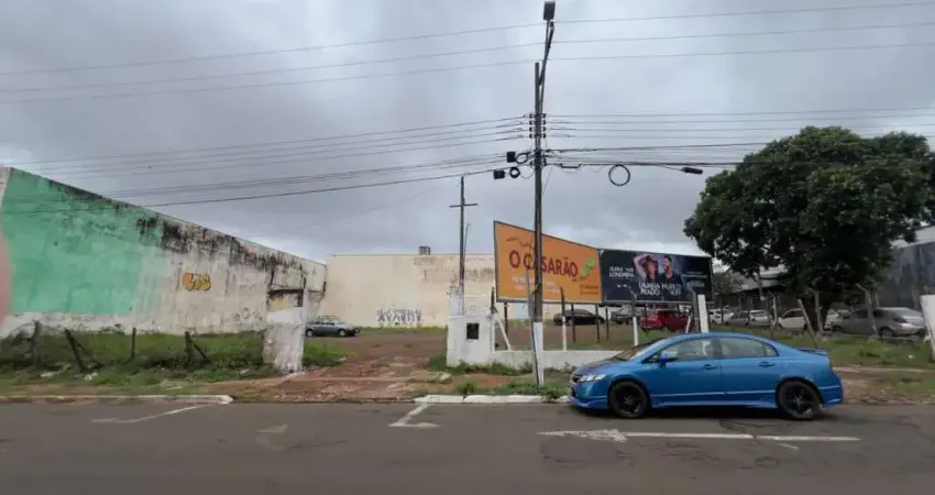 Terreno comercial à Venda com localização de Esquina com a Rua Guaporé no Centro