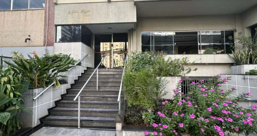 Apartamento no Edifício Grajaú à venda com 2 dormitórios no Centro de Londrina