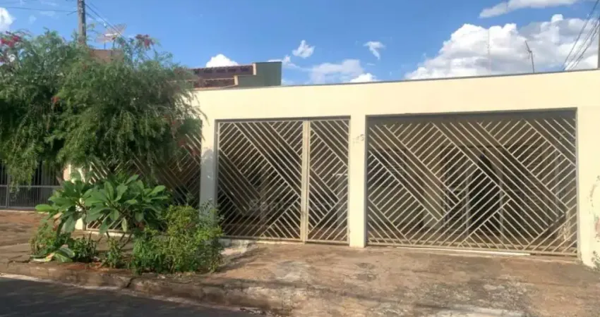 Casa à Venda com 4 quartos no Conjunto Habitacional Violim