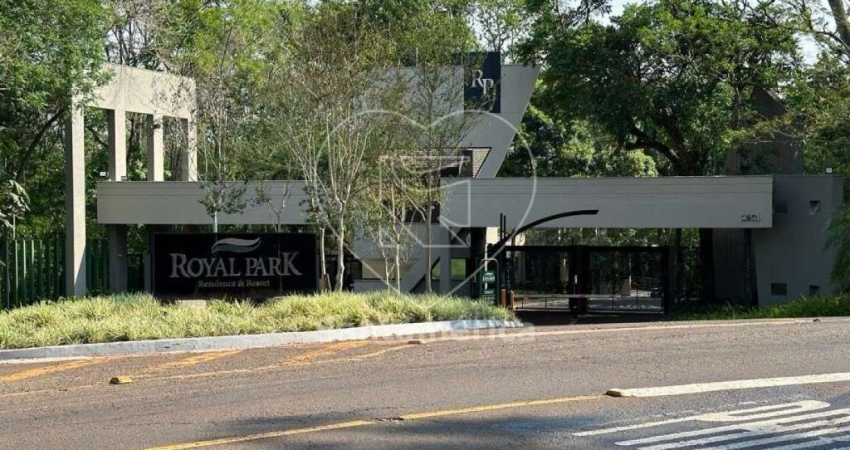 Casa à venda no Condomínio Royal Park Residence, com 5 dormitórios sendo 3 suítes.