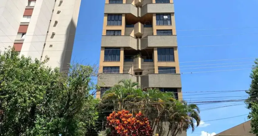 Apartamento Duplex Mobiliado no Edifício Saint Simon  à venda na Região Central