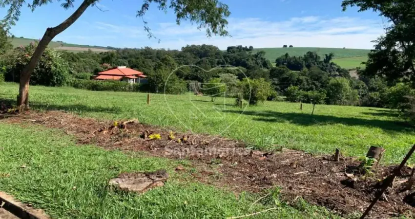 Chácara ampla com bela vista para a natureza no condomínio estância cabral