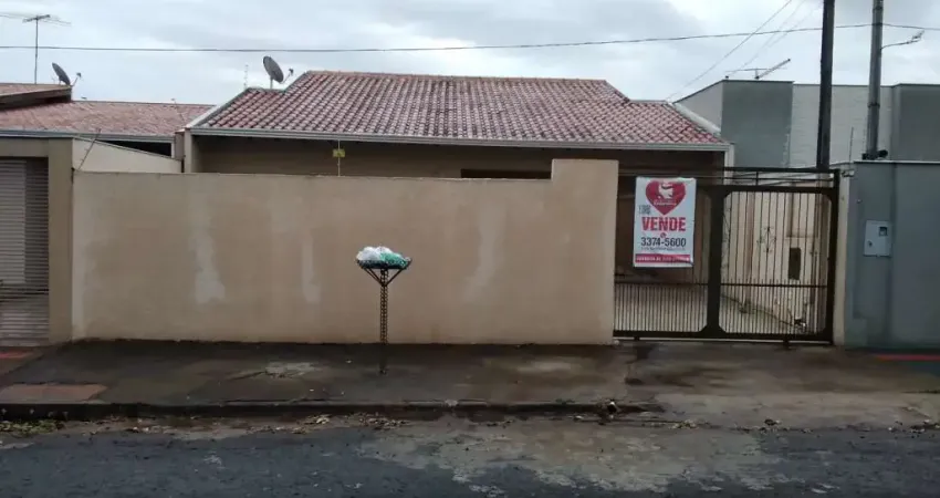 Casa residencial na região norte com 3 quartos sendo 1 suíte, sala de estar e jantar