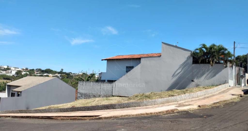 Terreno para venda com Declive na região Oeste de Londrina próximo da Avenida Winston Churchill