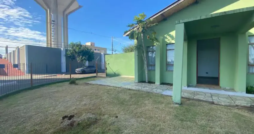 Casa para locação na Região Leste com 3 quartos e espaço com churrasqueira