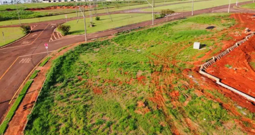 Terreno plano à venda no Bairro Paysage Terra Nova, região Leste de Londrina.