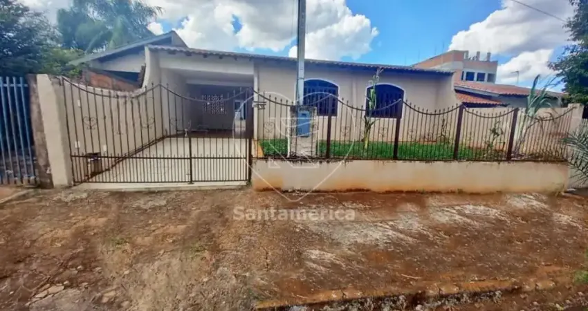 Casa á venda com 4 dormitórios sendo 1 suíte na região Leste de Londrina.