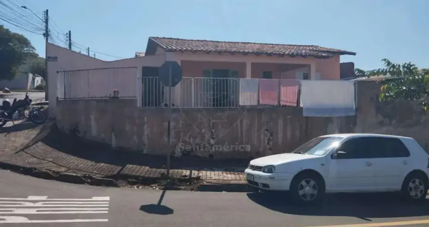 Casa à Venda na Região Norte Com Casa no Fundos e 3 Quartos