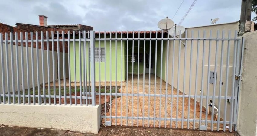 Casa para Alugar com 3 Quartos e Quintal na Região Leste