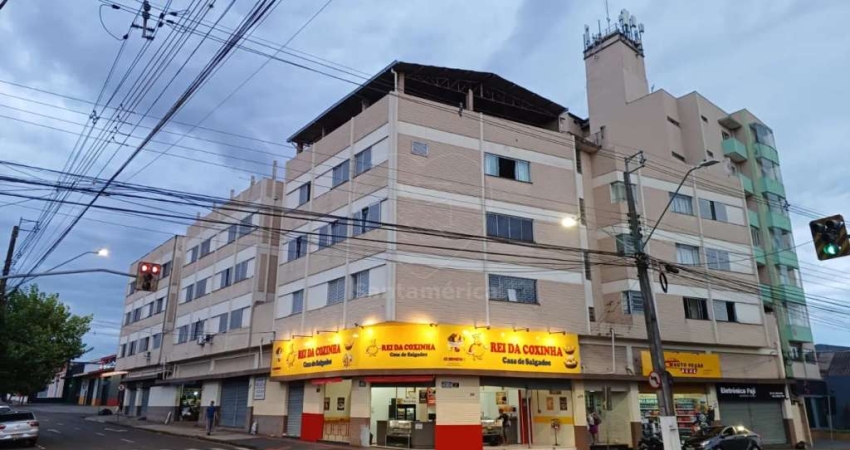 Apartamento à Venda no Edifício Marumby - 2 Quartos no Centro, Perto do Shopping Royal!