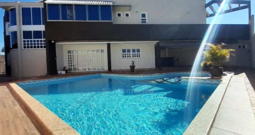 Casa Residencial de Alto Padrão com 4 suítes para Locação no Bairro Tucanos