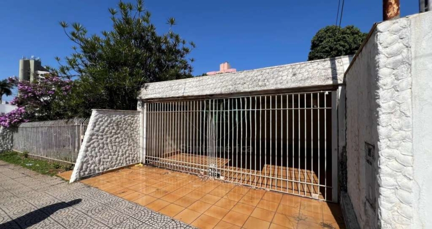 Casa Comercial à Venda e para alugar no Jardim Canadá, região Central de Londrina