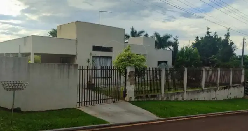 Casa à Venda e para alugar no Condomínio Estância Cabral em Cambé com 2 Quartos