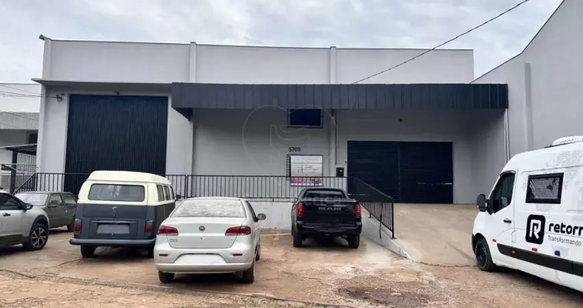 Barracão para alugar na avenida dez de dezembro com 900 m² na região central de londrina