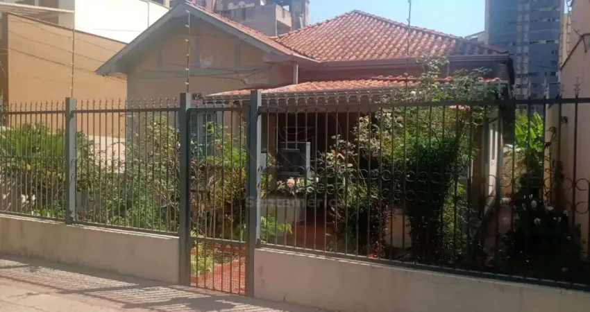 Casa com 4 quartos para alugar na Avenida Rio de Janeiro, frente, --, Centro, Londrina