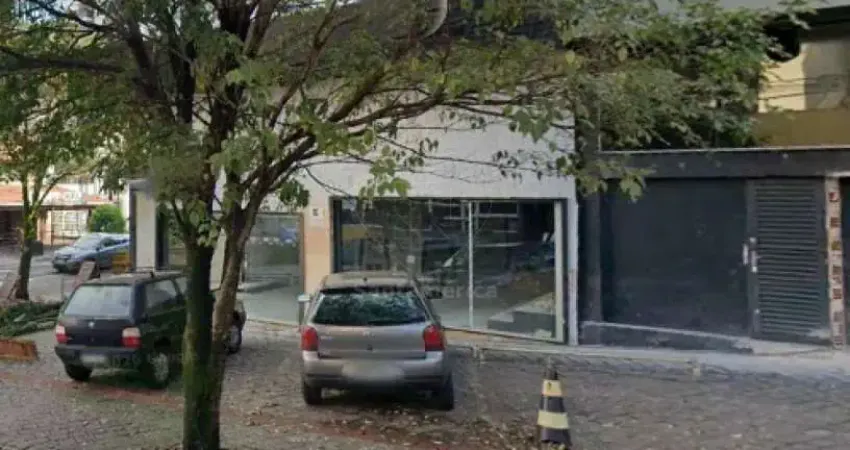 Barracão para alugar na Região Central de Londrina com 3 banheiros