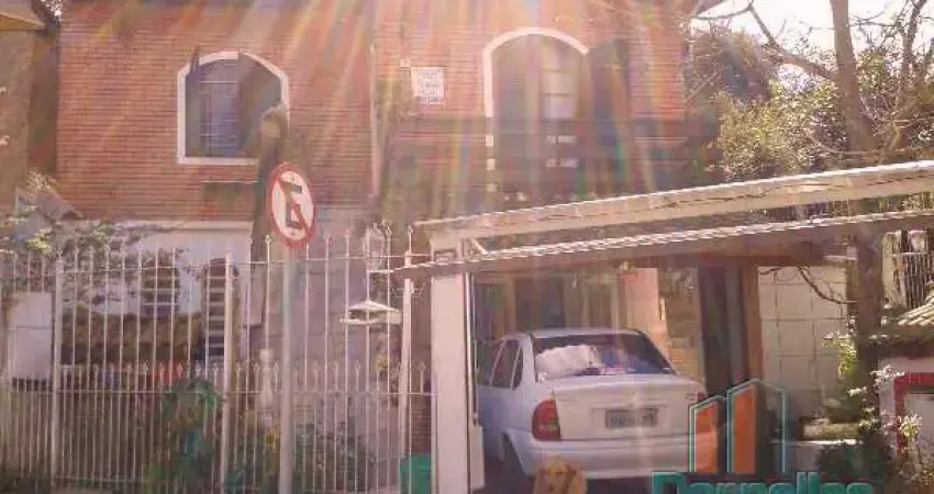 Casa com 3 quartos à venda na Rua Carlos Ceroni, 11, Rio Branco, Caxias do Sul