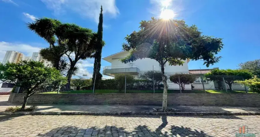 Casa com 4 quartos à venda na Emília da Silva, 628, Cristo Redentor, Caxias do Sul