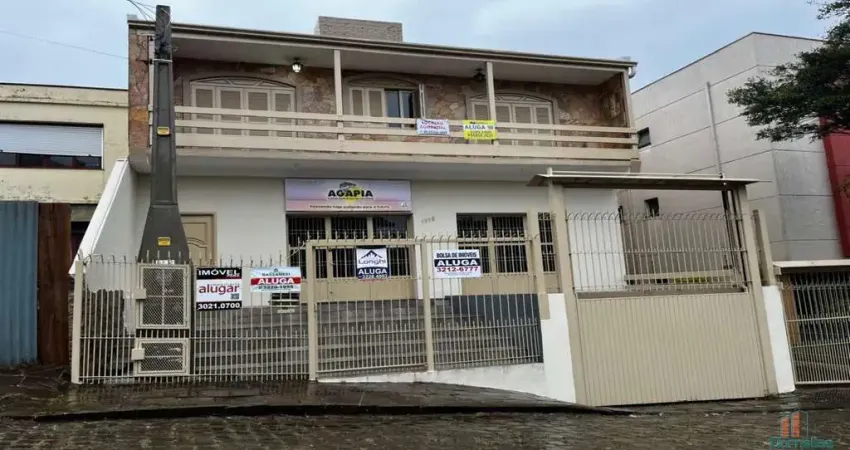 Casa com 3 quartos para alugar na Rua Padre João Schiavo, 1320, Petrópolis, Caxias do Sul