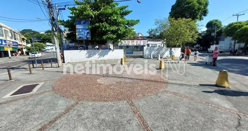 Casa comercial com 7 salas para alugar na Rua Tenente Cleto Campelo, Cocotá, Rio de Janeiro