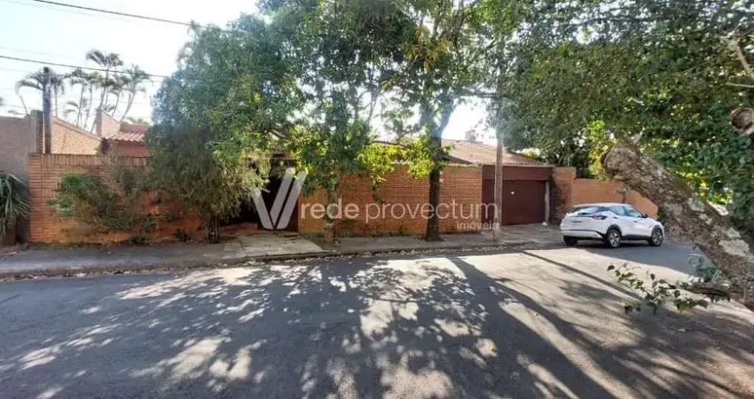 Casa com 3 quartos à venda na Rua Visconde do Rio Claro, 82, Cidade Universitária, Campinas