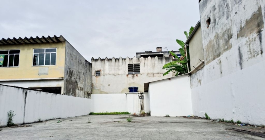 Excelente terreno medindo 10 x 25, plano, murado, sol da manhã, servindo para diversas finalidade, com documentação perfeita. Aceitamos financiamento  Agende uma visita com um de nossos corretores. Av