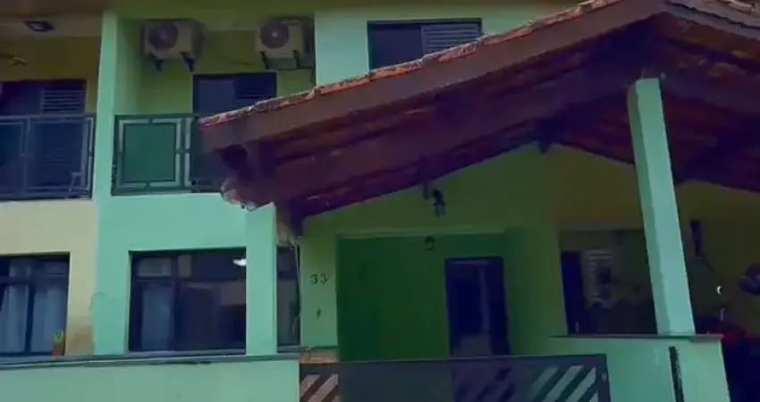 Lindo Sobrado na Vila São Jorge - SV, 3 dormitorios, churrasqueira, condomínio fechado