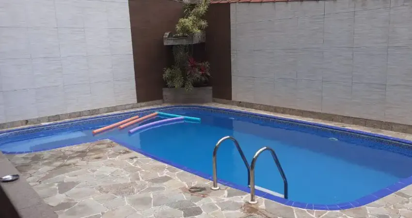 Casa térrea, isolada, 3 dorm (suíte), 200m da praia, piscina, Aviação, PG
