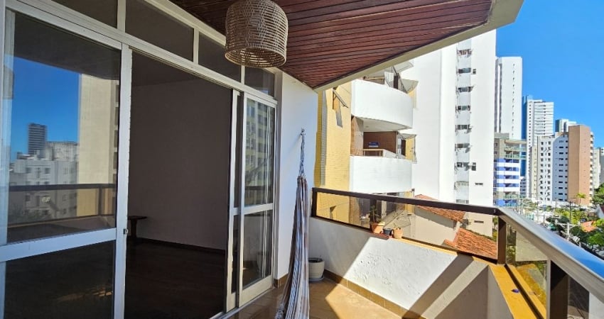Apartamento com 3 quartos para alugar na Rua Nita Costa, 370, Jardim Apipema, Salvador