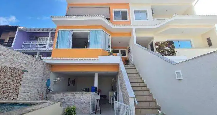 Casa à venda em Rio de Janeiro, Freguesia de Jacarepaguá, com 4 quartos, com 210 m²