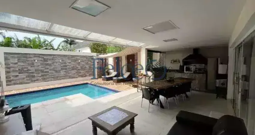 Casa de 350 m², 4 suítes, área externa espaço gourmet e piscina em Condomínio Art Life